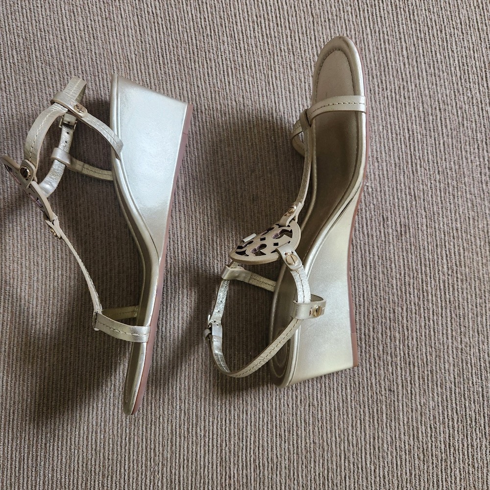 Tory Burch Gold Metallic Miller Logo T-Strap Low Wedge Sandal Leather Size 10M - Picture 3 of 9